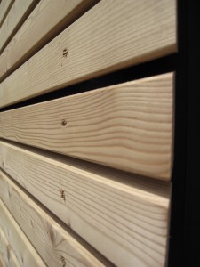 Unbehandeltes Holz für Terrassen, Fassaden und den Ausbau.