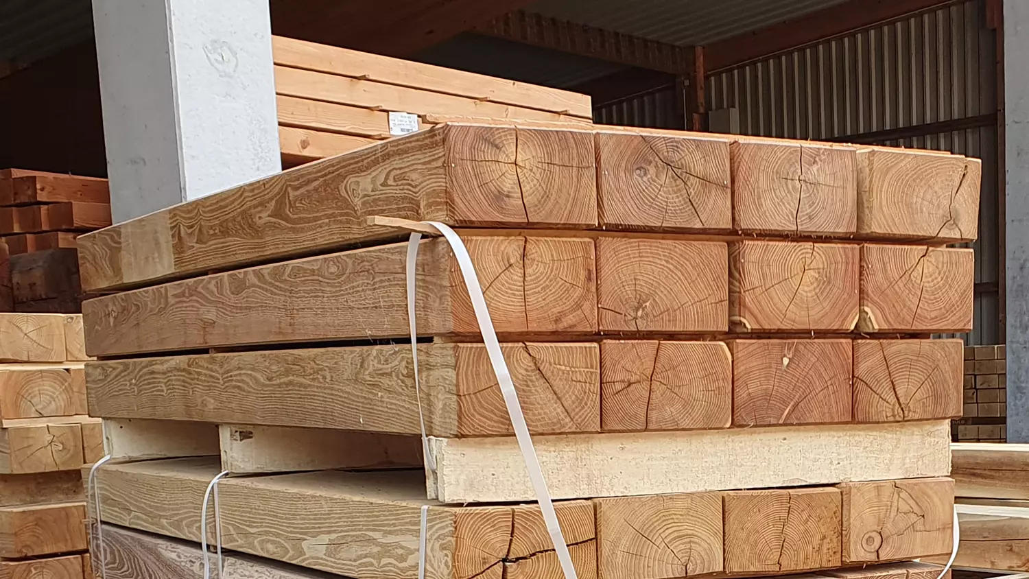 Schwelle Robinie 140x240mm, Länge 2,00m, 4-seitig gehobelt