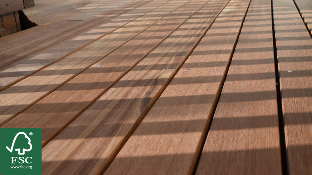 Terrassendiele Guyana Teak KD, 21x90mm, Länge 2,13m, glatt/glatt, Prime/FAS-Sort. Terrassendiele Guyana Teak KD, 21x90mm, Länge 2,13m, glatt/glatt, Prime/FAS-Sort.