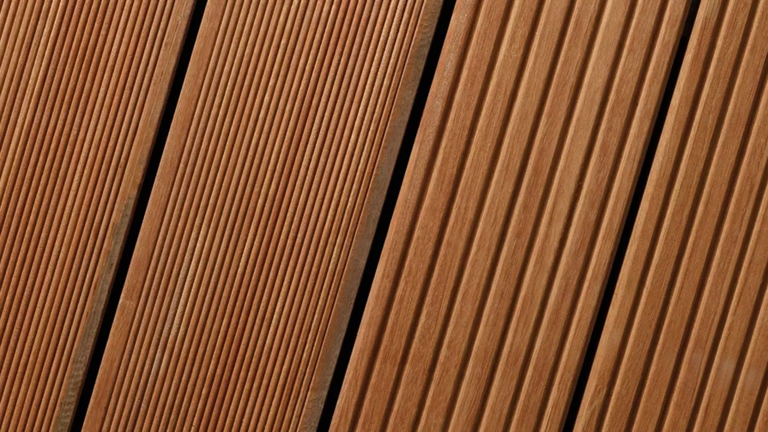 Oberfläche Terrassendielen aus Bangkirai fein und grob geriffelt