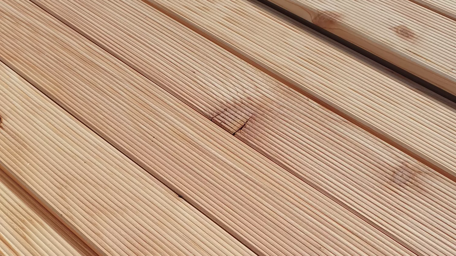 AKTION Terrassendiele deutsche Lärche 20x95mm, Länge 2,00m, fein/fein, A/B/C unsortiert AKTION Terrassendiele deutsche Lärche 20x95mm, Länge 2,00m, fein/fein, A/B/C unsortiert