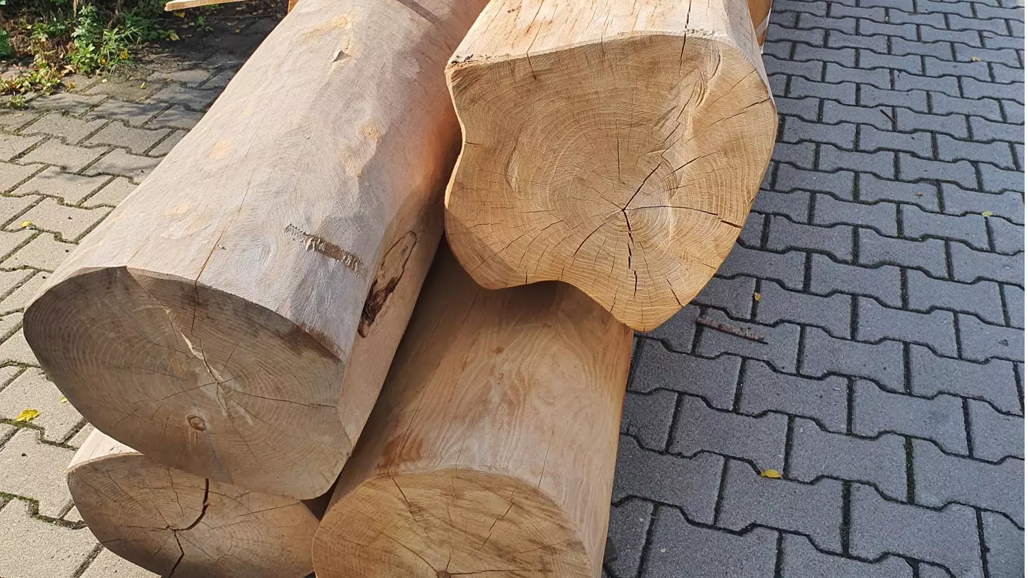 Robinie Rundholz Ø ca. 20 cm, Länge 2,00m, entsplintet, grob vorgeschliffen