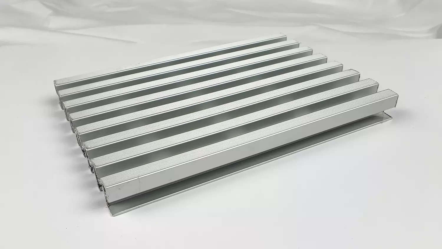Gitterrost Entwässerungsrinne Aluminium 20x140mm, Länge 4,00m