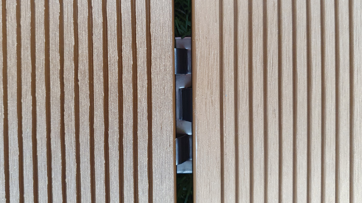WPC Montage-Klammern zum Verschrauben auf Holz und Alu UK (Edelstahl, 25 Stück, silber) 