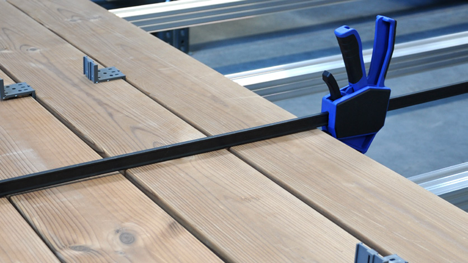 Helpo Terrassenzwinge für Fugenbreiten ab 3mm, Klemmbreite bis 970mm