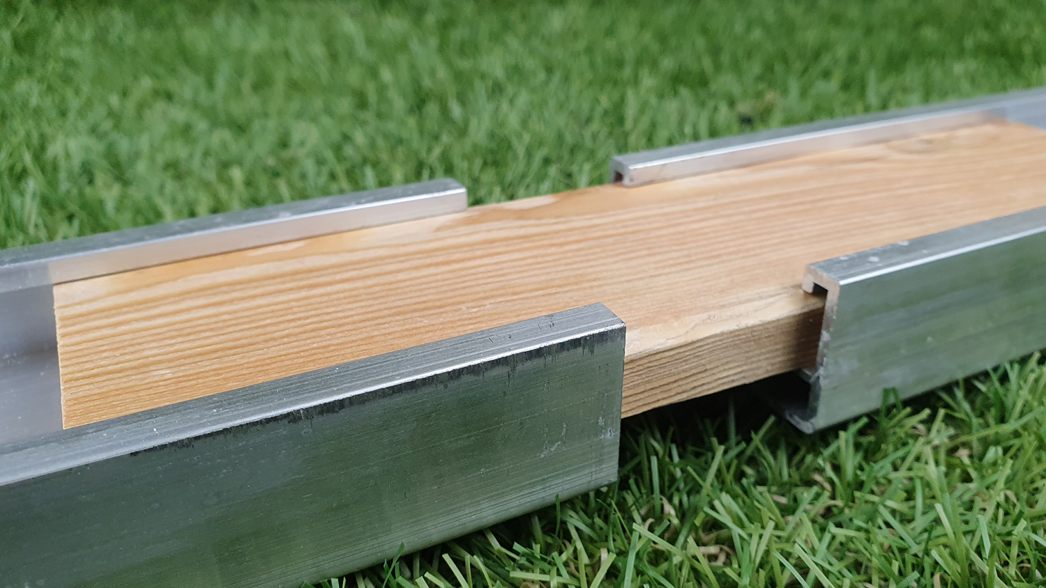 Holzverbinder L 20cm, für Aluminium-Unterkonstruktion 26x60mm