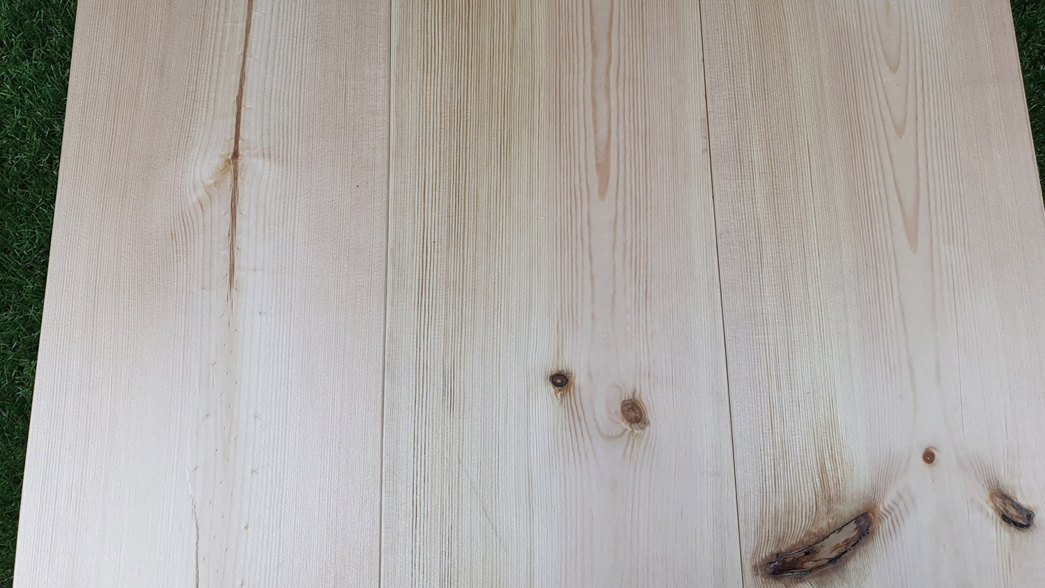 NORDIKA Massivholzdiele Kiefer rustikal+, 27x193mm, Länge 4,80m, gehobelt, 2-seitig Nut + Feder