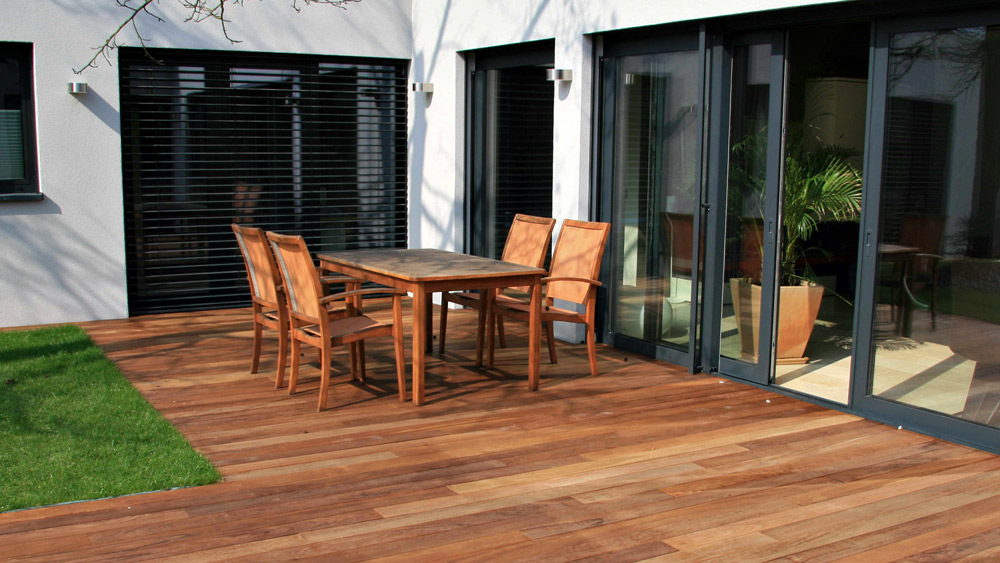 Terrassendiele Ipe, 21x145mm, Länge 3,95m, glatt/glatt Terrassendiele Ipe, 21x145mm, Länge 3,95m, glatt/glatt